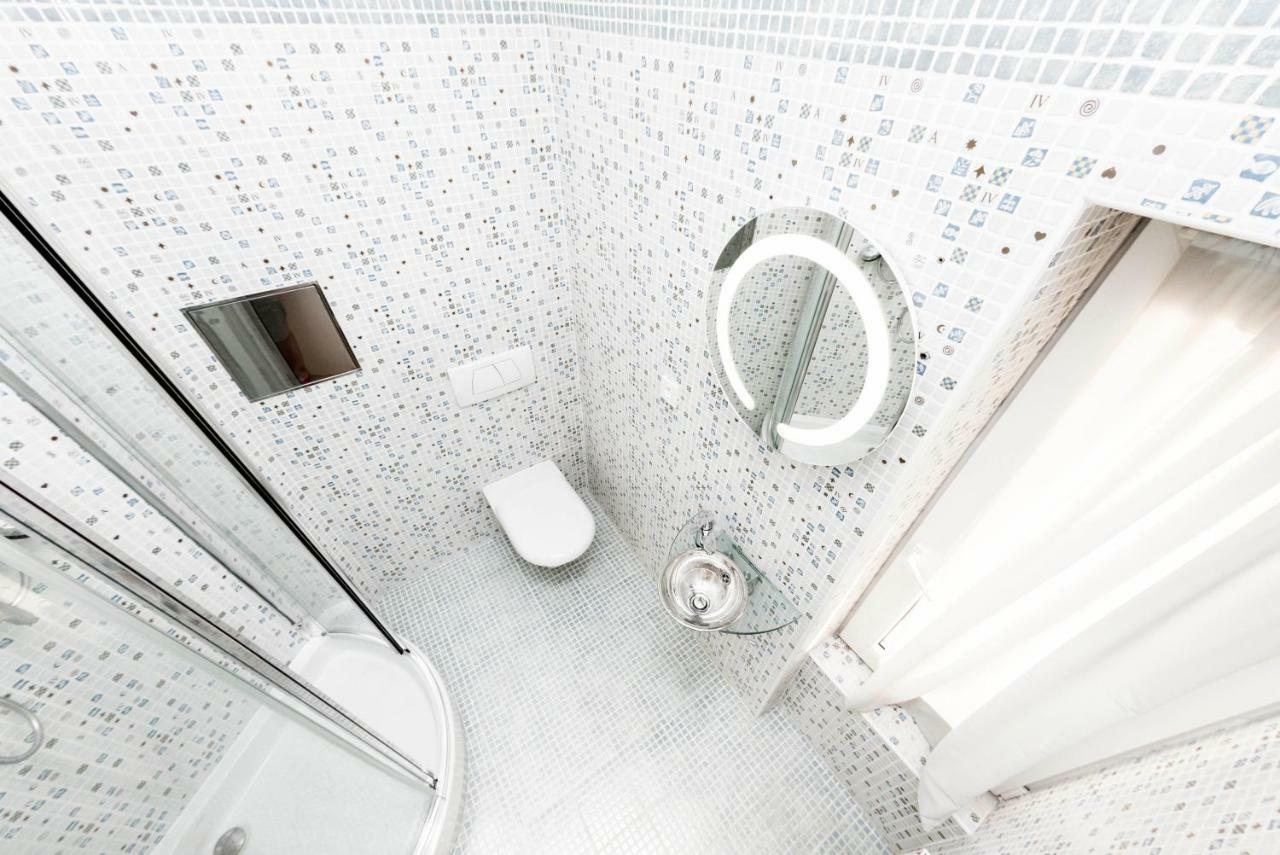 Romantic Studio With Jacuzzi 布拉格 外观 照片