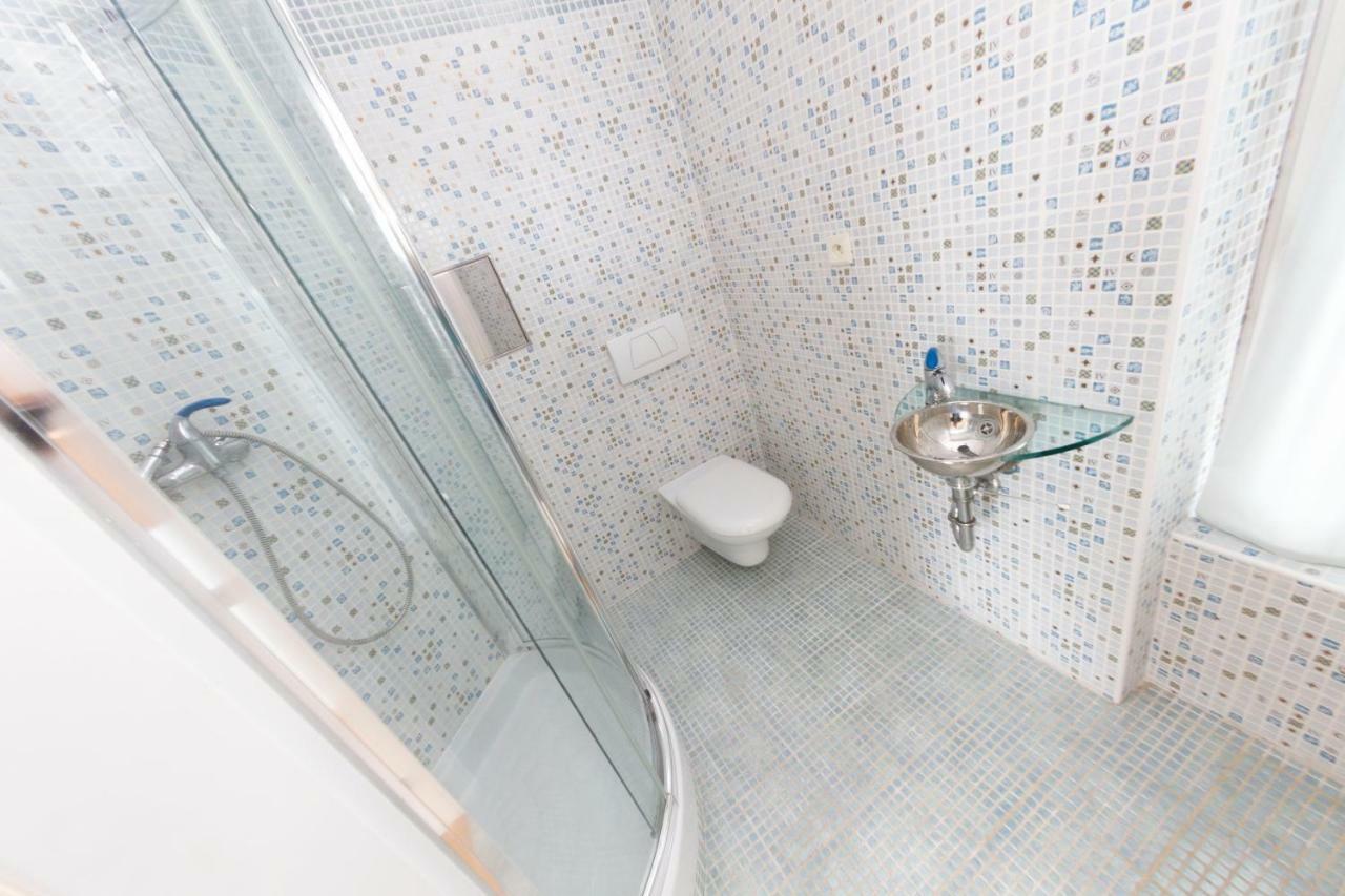 Romantic Studio With Jacuzzi 布拉格 外观 照片